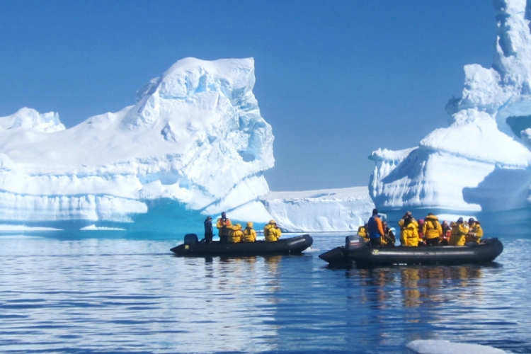 ULT-经典南极半岛: 探索第七大洲、合恩角与迭戈拉米雷斯-布宜出发（13天12晚）